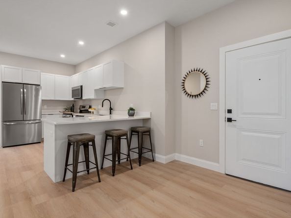 7 Cross St 102, Wilmington MA 01887
