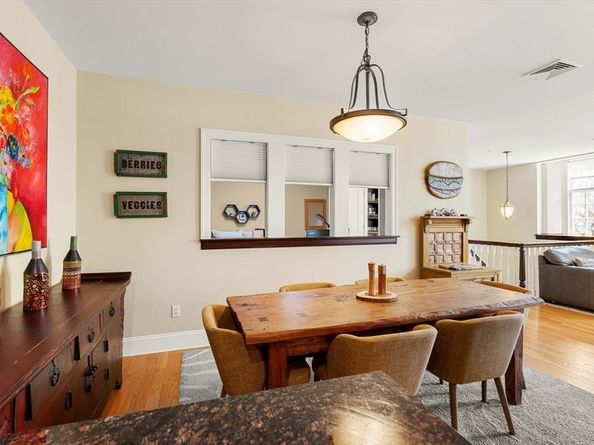 391 Walnut St 5, Newton MA 02460