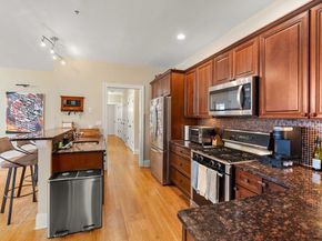 391 Walnut St 5, Newton MA 02460