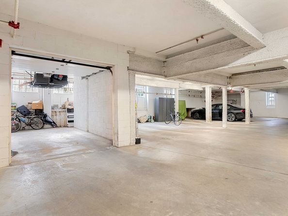 391 Walnut St 5, Newton MA 02460