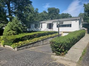 5 Damico Dr, Marlborough MA 01752