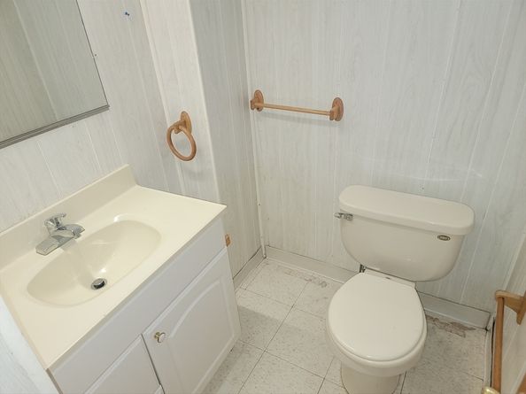 5 Damico Dr, Marlborough MA 01752