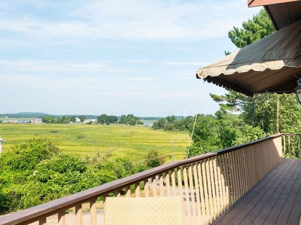 22 Little Neck Rd, Ipswich MA 01938