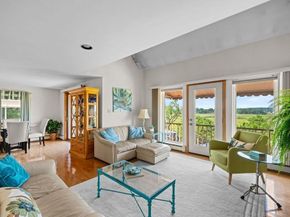 22 Little Neck Rd, Ipswich MA 01938