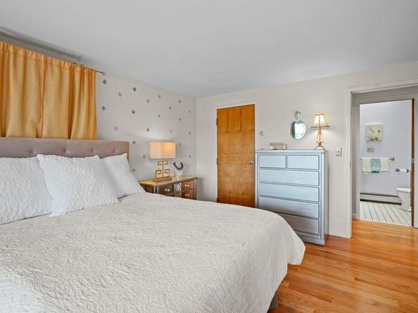 22 Little Neck Rd, Ipswich MA 01938