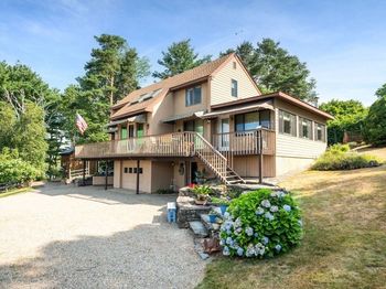 22 Little Neck Rd