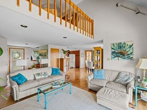 22 Little Neck Rd, Ipswich MA 01938