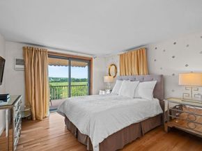 22 Little Neck Rd, Ipswich MA 01938