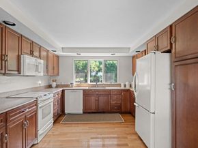 22 Little Neck Rd, Ipswich MA 01938