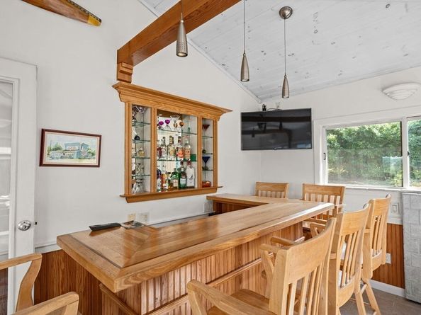 22 Little Neck Rd, Ipswich MA 01938