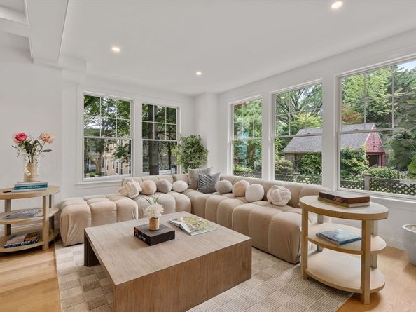 85 Naples Rd 2, Brookline MA 02446