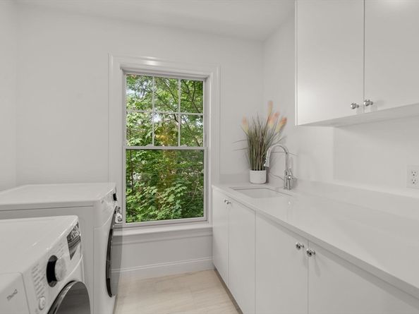 85 Naples Rd 2, Brookline MA 02446