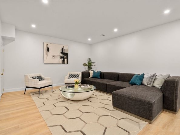 85 Naples Rd 2, Brookline MA 02446