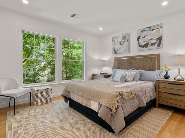 85 Naples Rd 2, Brookline MA 02446