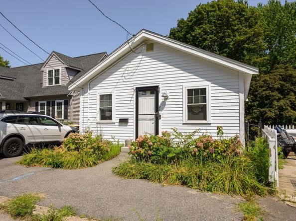 34-36 Washburn St, Weymouth MA 02189