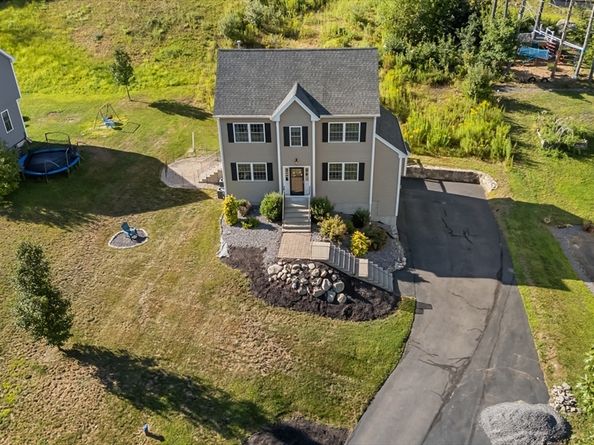 216 River St, Holden MA 01520