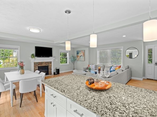 216 River St, Holden MA 01520