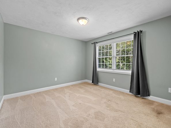 216 River St, Holden MA 01520