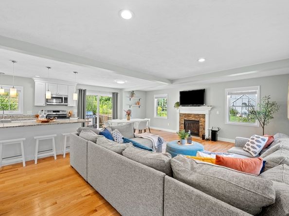 216 River St, Holden MA 01520