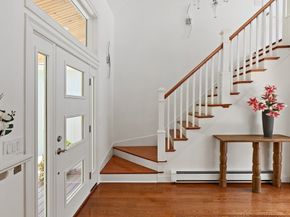 6 Lynbrook Rd, Southborough MA 01772