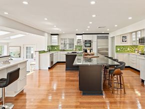 6 Lynbrook Rd, Southborough MA 01772