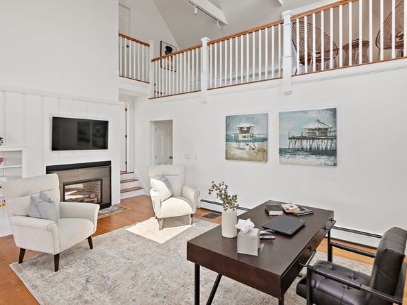 6 Lynbrook Rd, Southborough MA 01772