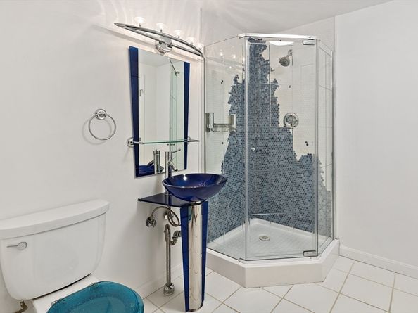 6 Lynbrook Rd, Southborough MA 01772