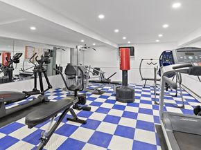 6 Lynbrook Rd, Southborough MA 01772