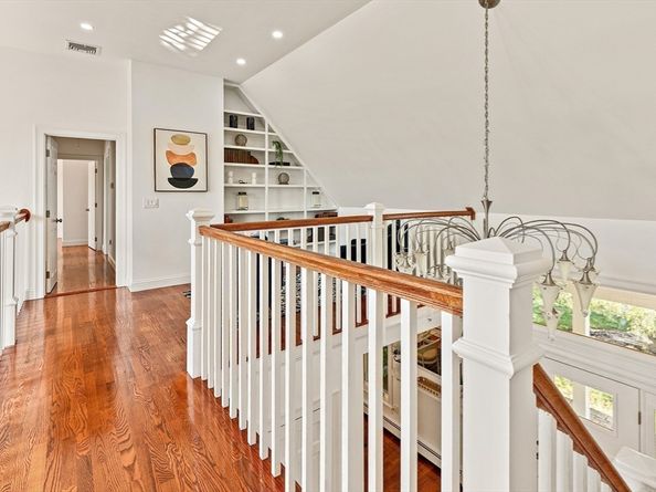 6 Lynbrook Rd, Southborough MA 01772