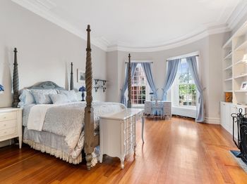 228 Beacon St