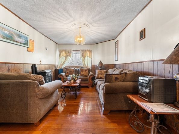 32 Rush St, Somerville MA 02145