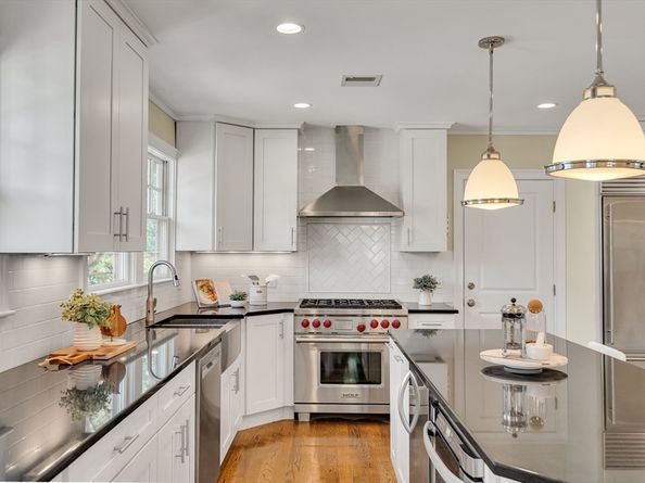 30 Ackers Avenue, Brookline MA 02445