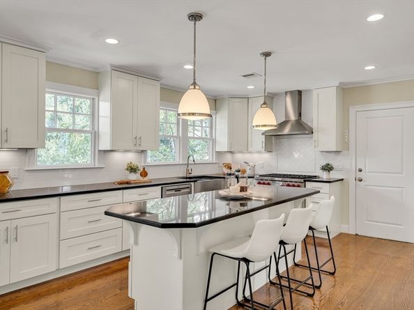 30 Ackers Avenue, Brookline MA 02445