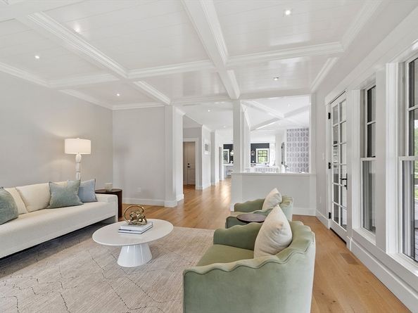 38 Mccallar Ln, Concord MA 01742
