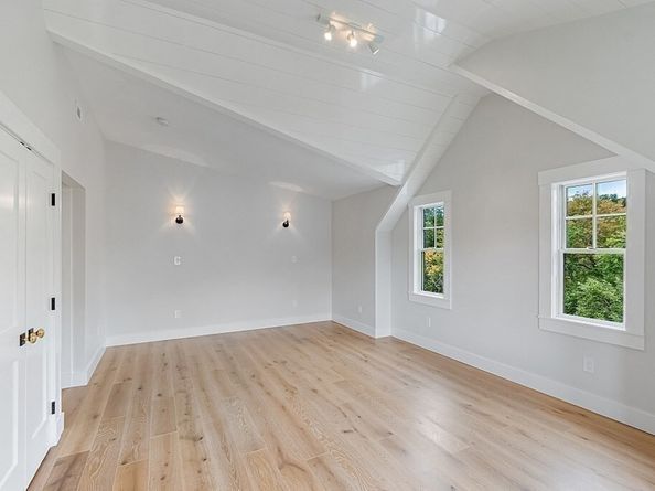 38 Mccallar Ln, Concord MA 01742