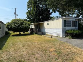 3132 Cranberry Hwy 59, Wareham MA 02538