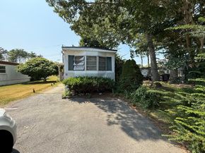 3132 Cranberry Hwy 59, Wareham MA 02538