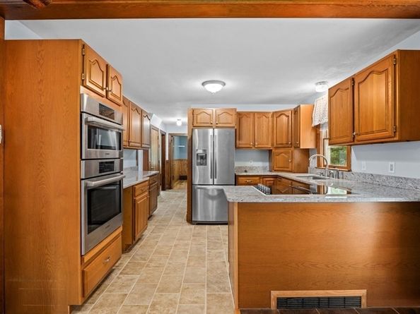 61 Elmwood St, Auburn MA 01501