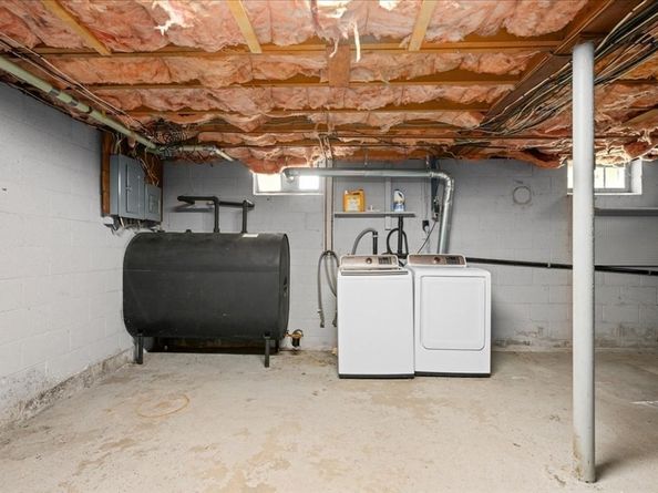 61 Elmwood St, Auburn MA 01501