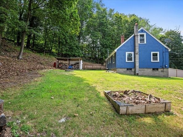 61 Elmwood St, Auburn MA 01501