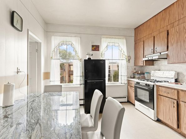 160 Putnam St, Boston MA 02128