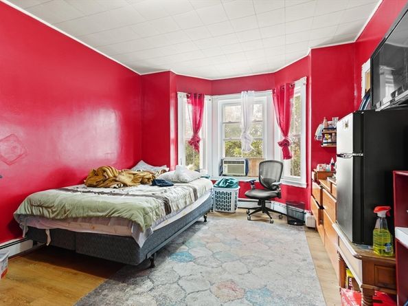 160 Putnam St, Boston MA 02128