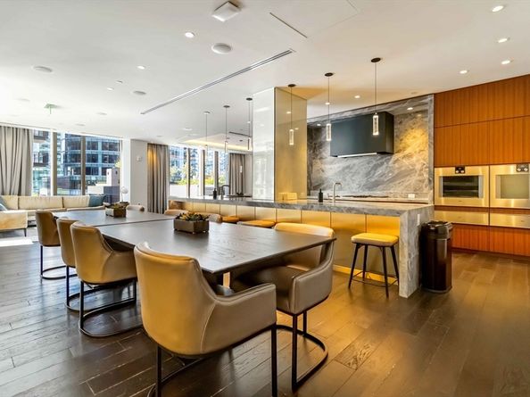 133 Seaport Blvd 2007, Boston MA 02210