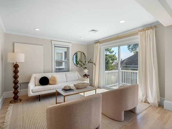 57 Endicott St 2, Salem MA 01970