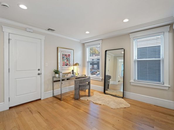 57 Endicott St 2, Salem MA 01970