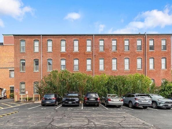 60 Dudley St 32, Chelsea MA 02150
