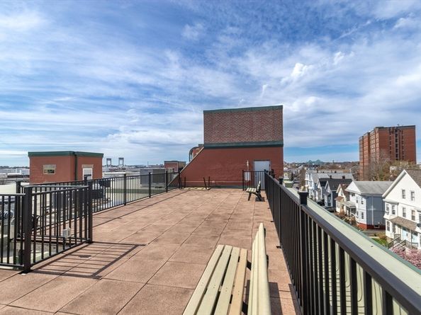60 Dudley St 32, Chelsea MA 02150