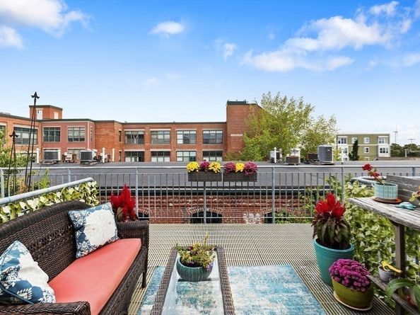 60 Dudley St 32, Chelsea MA 02150