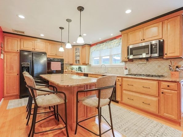 5 Otter Pond Road, Lynnfield MA 01940