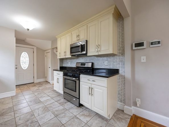 33 Mountain Ave, Revere MA 02151